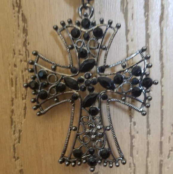 Necklace - Picture 2 of 3